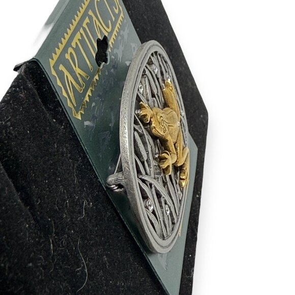 Vintage Artifacts Frog Brooch Pin Silver & Gold Tone Oval Design 3"x 2" - Picture 2 of 6